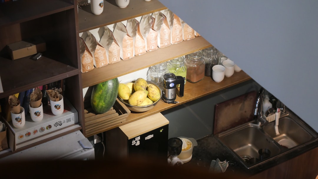 How to store fresh herbs cover image